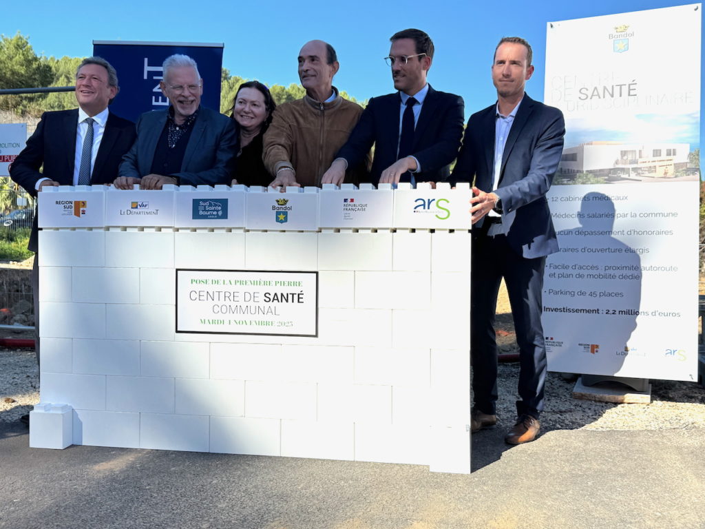 Les financeurs du centre de santé communal de Bandol à la pose de la première pierre
